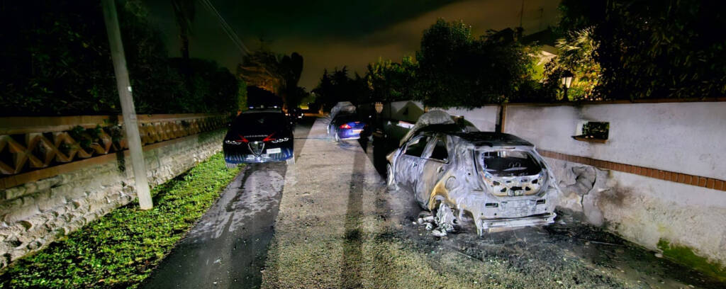 Incendio nella notte a Latina: in fiamme 2 auto