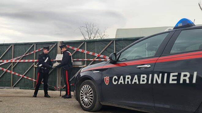 Guidonia, scoperto deposito a cielo aperto di auto “cannibalizzate”