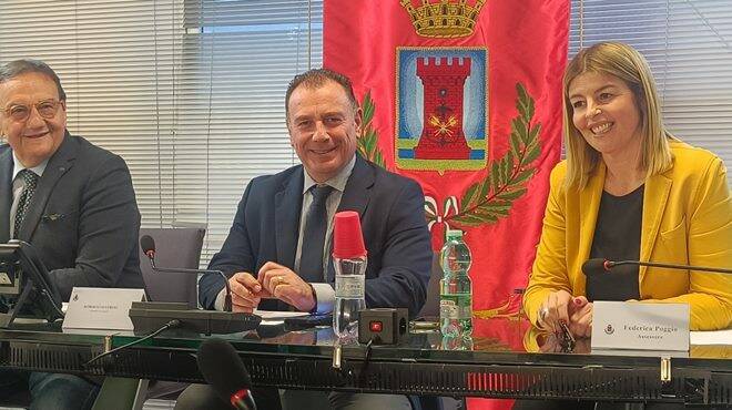 Fiumicino, presentato in Aula consiliare il libro “La rapina delle privatizzazioni” di Sebastiano Montali