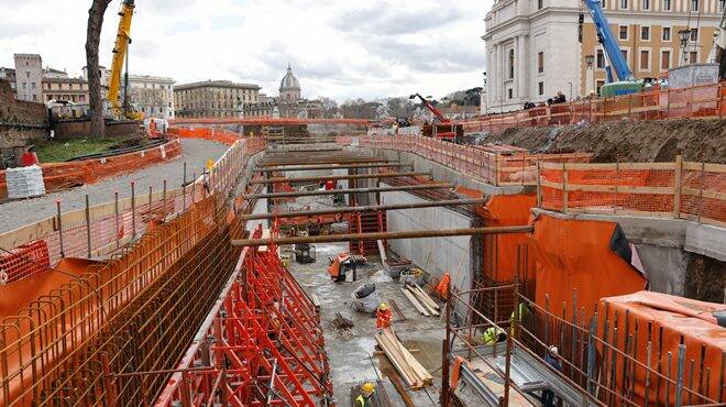 Giubileo, sopralluogo di Gualtieri a Piazza Pia: “Il cantiere procede nei tempi”