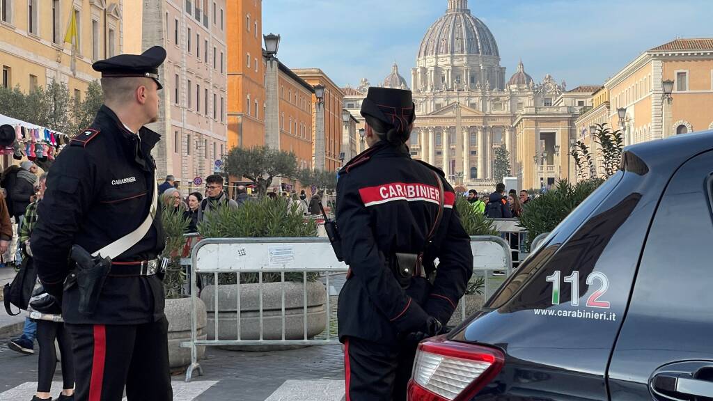 Roma blindata dopo l'attentato di Mosca: le foto dei carabinieri