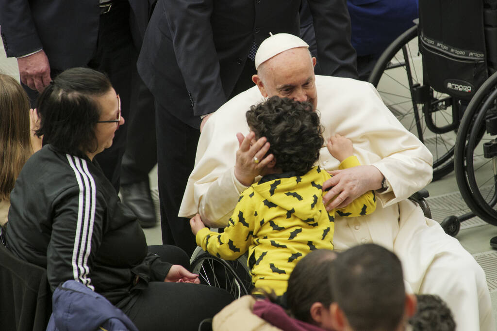 Vaticano, Papa Francesco incontra i piccoli pazienti del Bambino Gesù di Roma