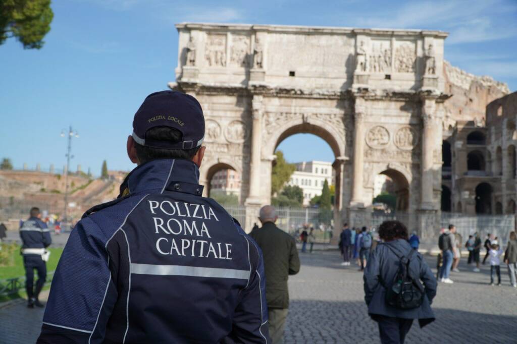 Il Colosseo preda dei “saltafila”: multe e allontanamenti