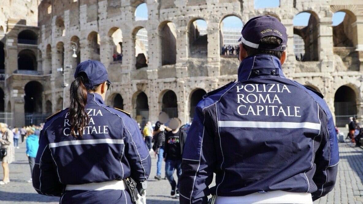 Roma, la polizia locale in prima linea contro l’abusivismo commerciale