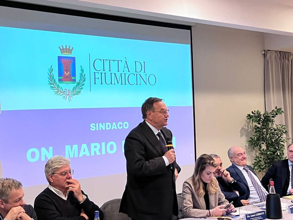 Fiumicino, l’annuncio di Baccini: “Rivedremo il regolamento edilizio”