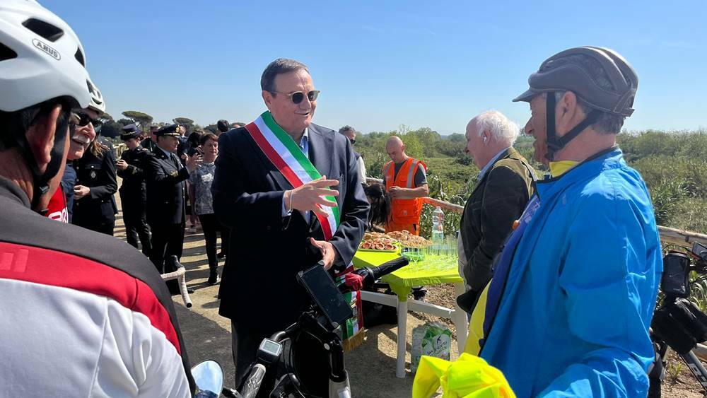 Ciclovia Tirrenica a Fiumicino, inaugurata la pista lungo l’argine del Tevere