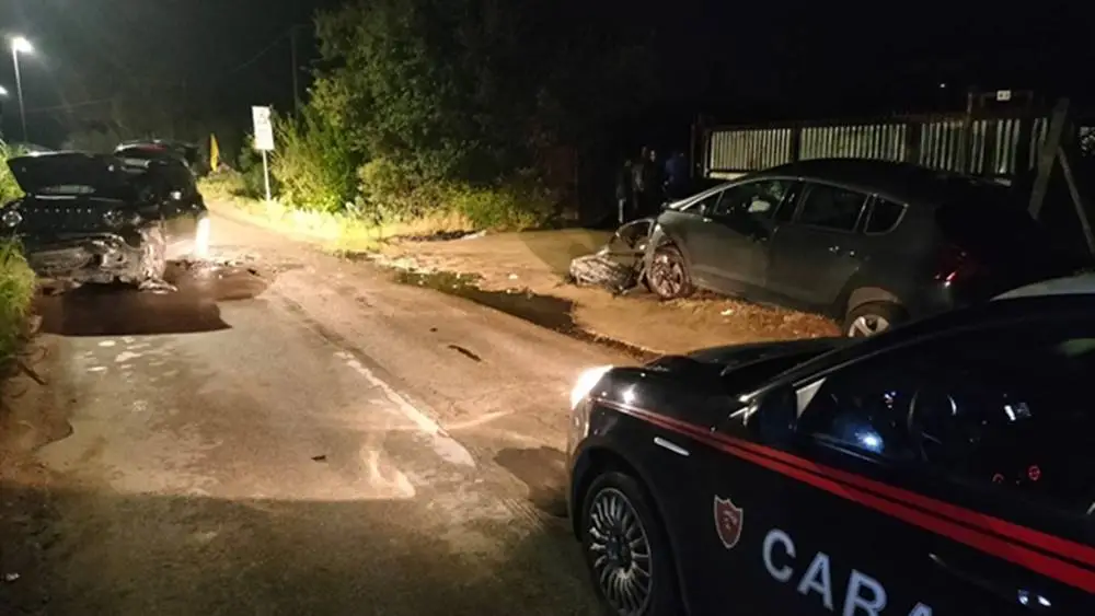 Fondi, incidente nella notte: scontro fra due auto in via Capratica