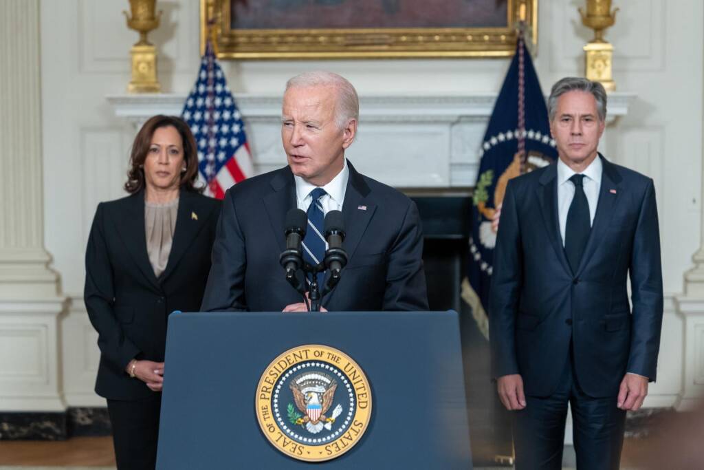 “Niente discorsi alla Nazione: si rischierebbe l’escalation”: Biden sceglie il basso proflo