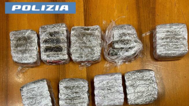 Droga ed esplosivi: arrestati due pusher a Roma