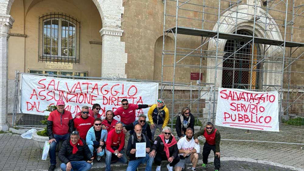 “Salvataggio servizio pubblico”: il sit-in sotto la sede del X Municipio