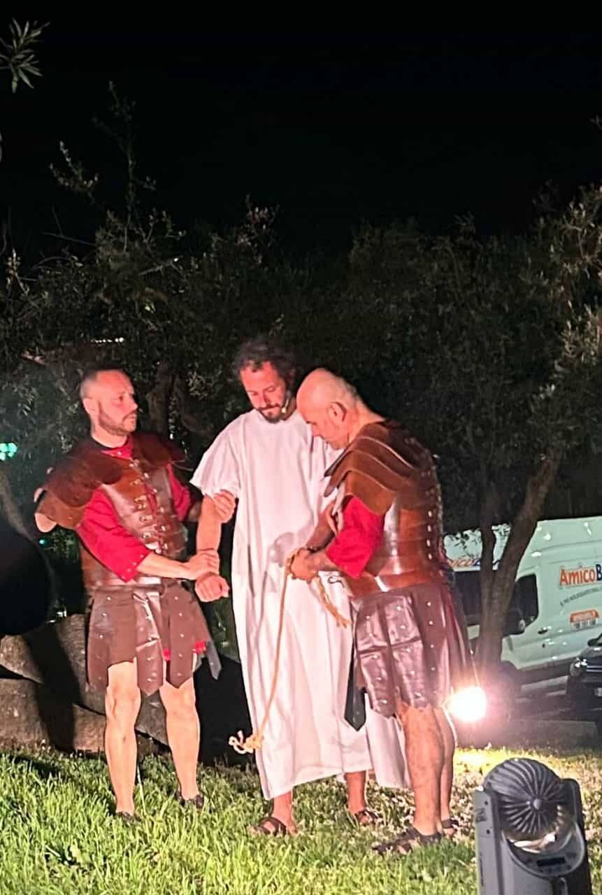 Torrimpietra, Venerdì Santo con la “Via Crucis figurata”