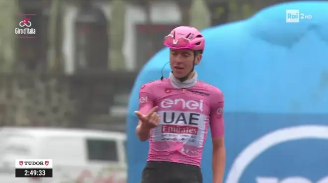 Giro d’Italia 2024, Pogacar si prende la 16esima tappa: “Cinque vittorie, un grande traguardo”