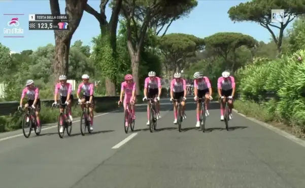 Giro d’Italia 2024, Roma in festa per l’ultima tappa: la Corsa Rosa va a Pogacar