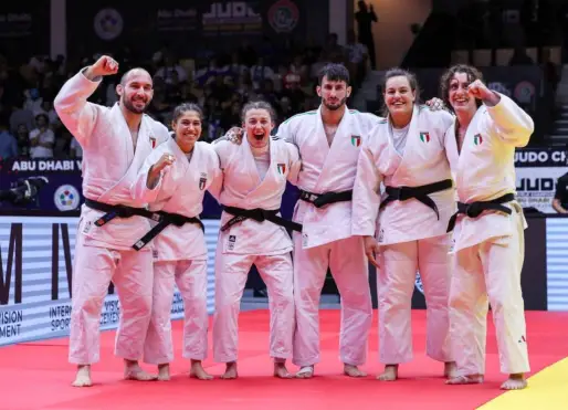 Mondiali di Judo, l’Italia del Mixed Team conquista il bronzo: è una conquista storica