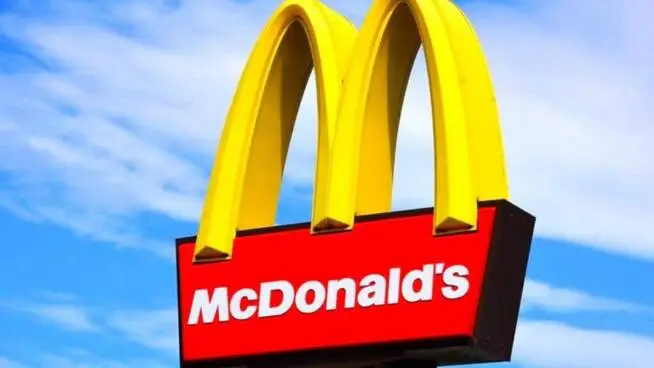 Roma, McDonald’s cerca 20 nuovi dipendenti: ecco come candidarsi