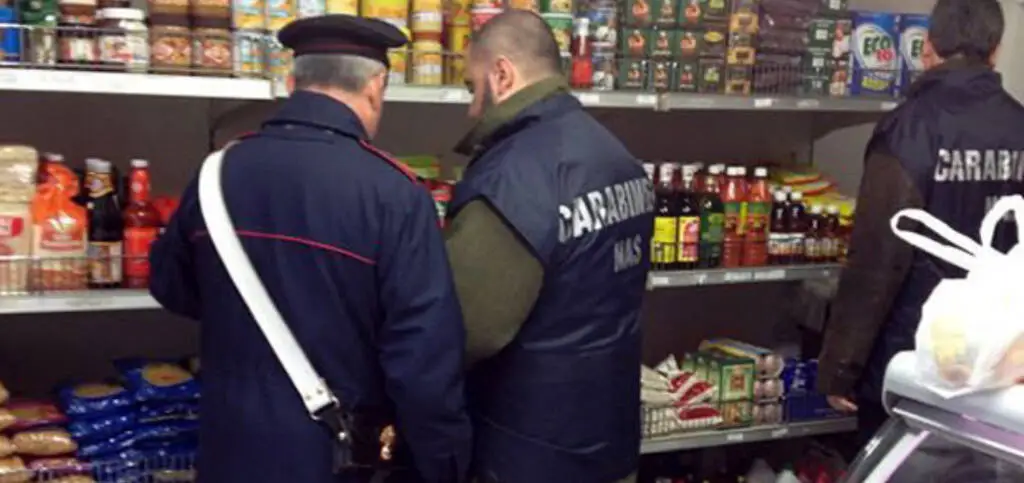 Cibo non tracciato in un pub di Latina: sequestrati oltre 80 kg di alimenti