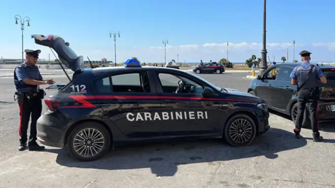 Stretta dei carabinieri sul litorale: 5 arresti fra Ostia e Acilia