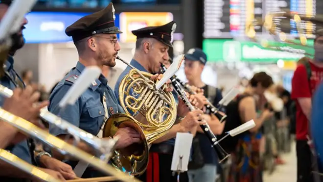 All’aeroporto di Fiumicino si celebra la “Festa della Musica” con la Fanfara dei Carabinieri