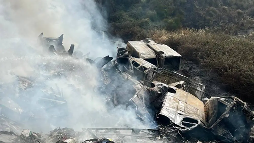 Ardea, incendio alle Salzare: evacuata una famiglia, in corso i rilevi per la qualità dell’aria