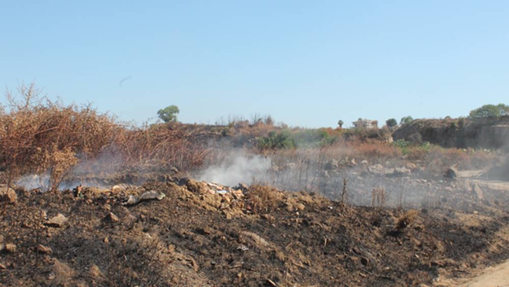 Ardea &#8220;terra dei fuochi&#8221;: ancora fumo acre dopo l&#8217;incendio alle Salzare