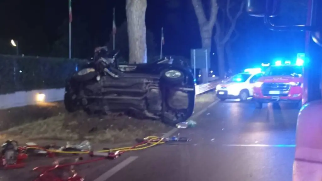 Incidente mortale a Terracina: scontro tra 2 auto, una vittima