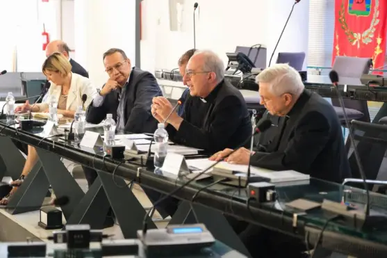 Dibattito culturale in Aula Consiliare: presentato il libro di Monsignor Toso “Chiesa e Democrazia”