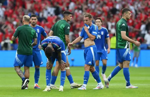 Euro 2024, musi lunghi e pochi tifosi: la Nazionale atterra a Fiumicino