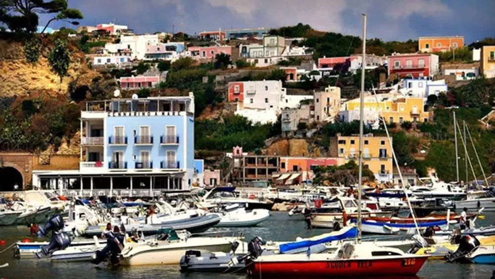 Più collegamenti per le isole pontine: tratta Anzio-Ponza già attiva