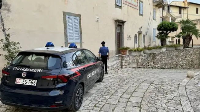 San Felice, sorpresa fuori da casa durante gli arresti domiciliari: nei guai 69enne