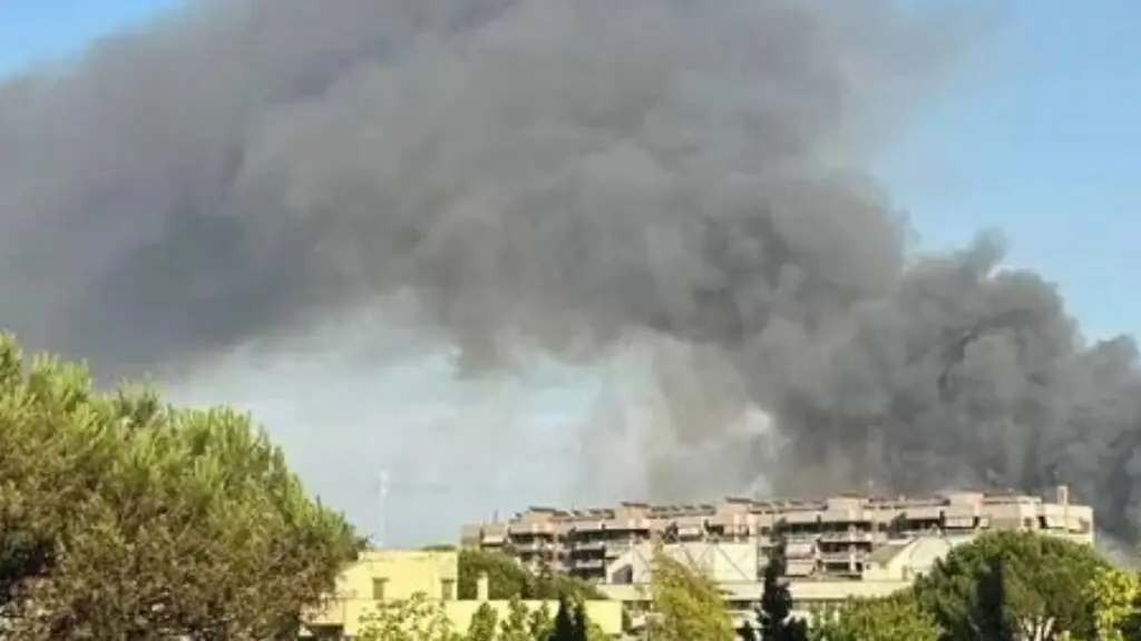 Maxi-incendio tra Ponte Mammolo e Cesano: evacuate 40 persone