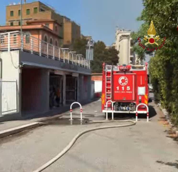 incendio roma monte mario