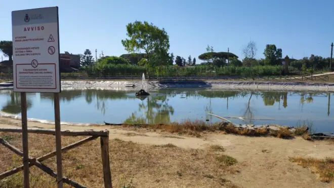 Fiumicino, risolto il guasto al laghetto di Villa Guglielmi: l’acqua torna a fluire