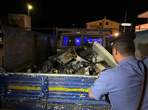 Ardea, bloccati due furgoni a Le Salzare: trasportavano rifiuti pericolosi