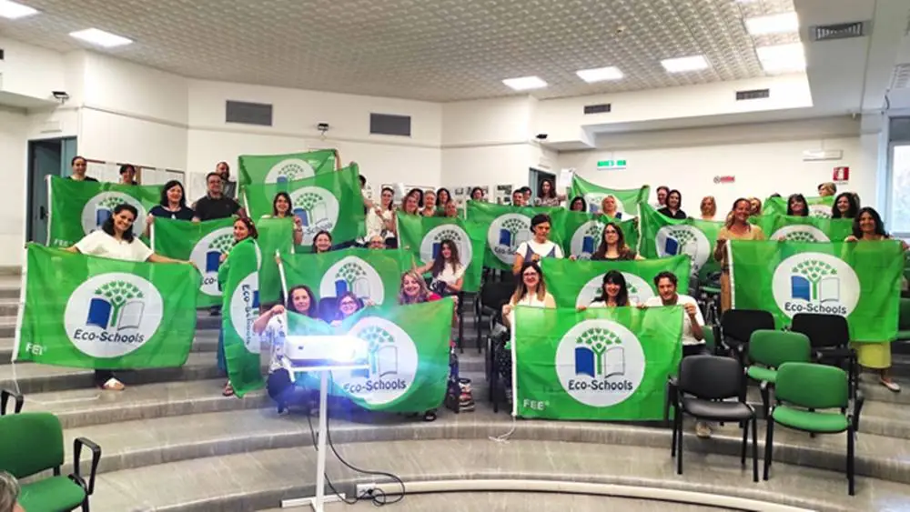 Latina, bandiere verdi e certificazioni a 30 plessi scolastici: la cerimonia di premiazione