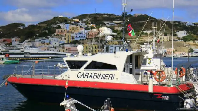 Ponza, violentò una sedicenne: ora per l’uomo scattano gli arresti domiciliari