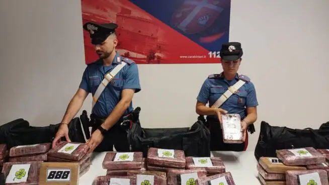 Civitavecchia, più di 51 kg di cocaina nel bagagliaio dell’auto: arrestati tre uomini