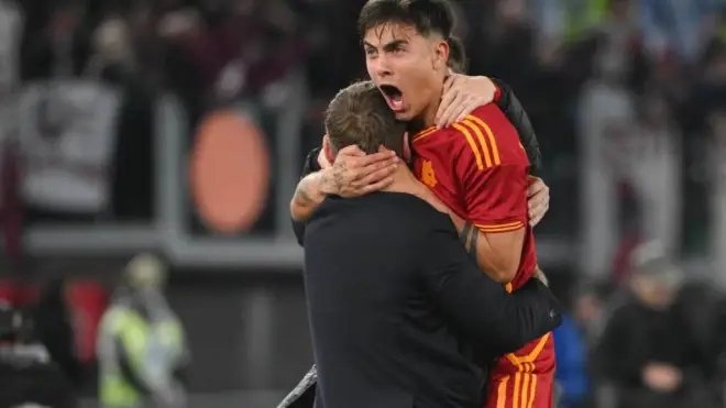 Cagliari-Roma, l’annuncio di De Rossi: “Dybala è convocato”