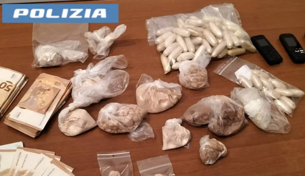 Da Velletri ad Anzio e Nettuno, traffico di eroina ed hashish: 5 arresti