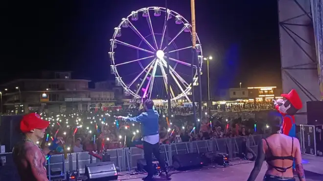 Fiumicino, Darsena in festa al ritmo degli anni ’90