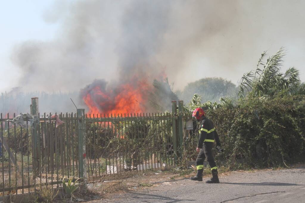 incendio laurentina ardea