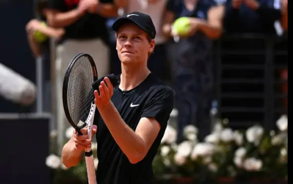 US Open 2024, Sinner soffre ma poi reagisce: batte McDonald e va al secondo turno