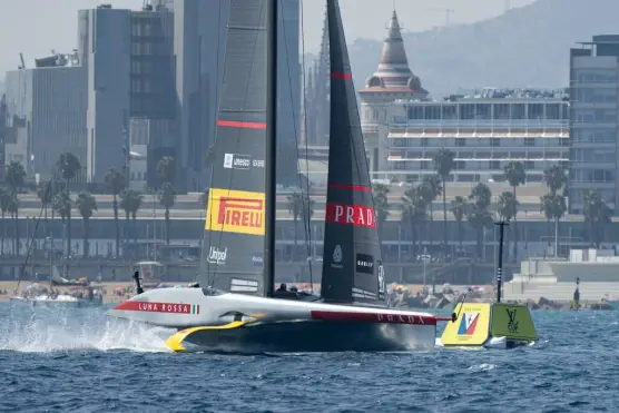 Louis Vuitton Cup 2024, Luna Rossa frena con American Magic: sconfitta alla quinta regata di semifinale