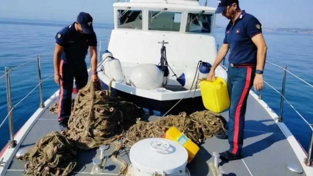 Pescatori di frodo nelle acque di Formia: sequestrate trappole e reti