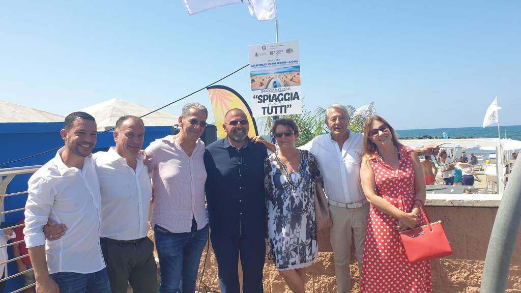 Sole, mare e accessibilità: inaugurata la prima &#8220;Beach for all&#8221; a Fiumicino