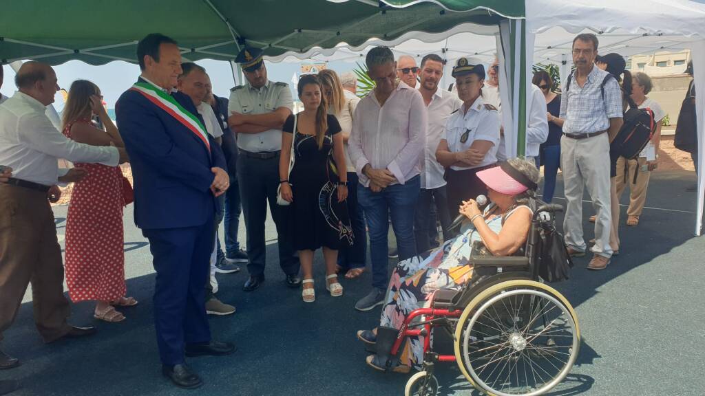 Sole, mare e accessibilità: inaugurata la prima &#8220;Beach for all&#8221; a Fiumicino