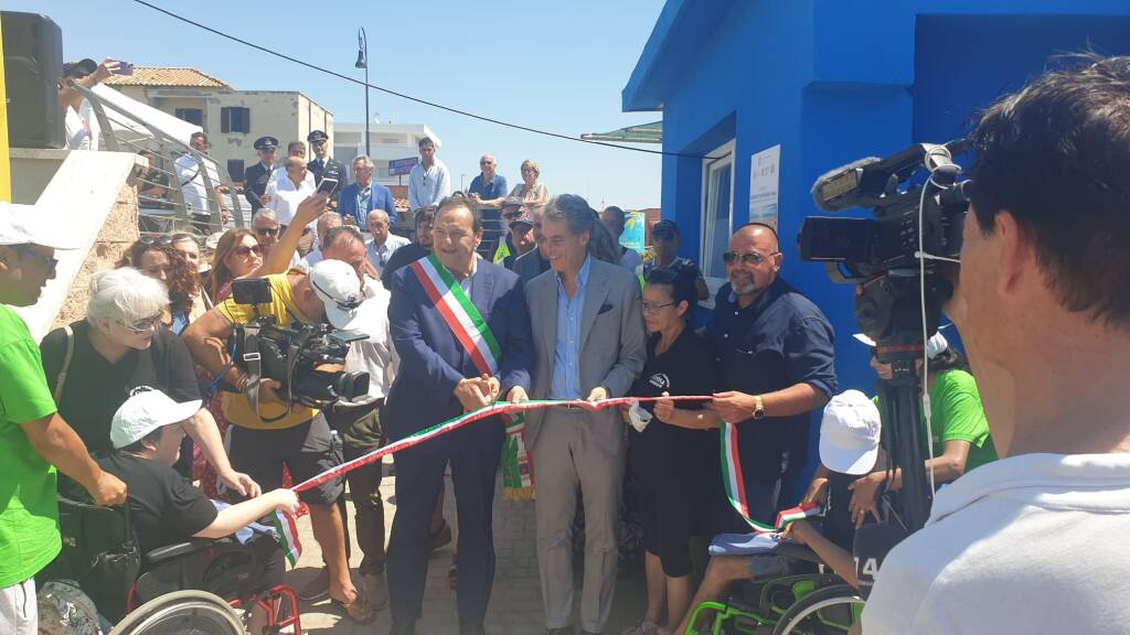 Sole, mare e accessibilità: inaugurata la prima &#8220;Beach for all&#8221; a Fiumicino