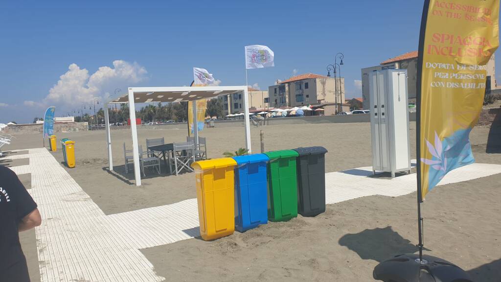 Sole, mare e accessibilità: inaugurata la prima &#8220;Beach for all&#8221; a Fiumicino