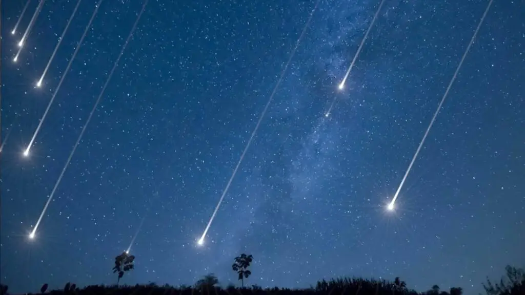 Notte di stelle cadenti e desideri: quando ammirare il picco delle lacrime di San Lorenzo