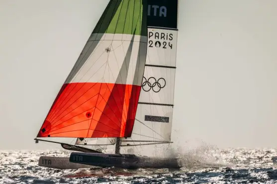 Parigi 2024, Tita è campione olimpico del Nacra 17: le congratulazioni delle Fiamme Gialle Vela di Gaeta