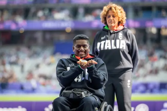 Paralimpiadi di Parigi 2024, atletica: Ganeshamoorthy riceve l’oro nel disco. Petrillo in semifinale nei 400, Dedaj eliminata nei 100